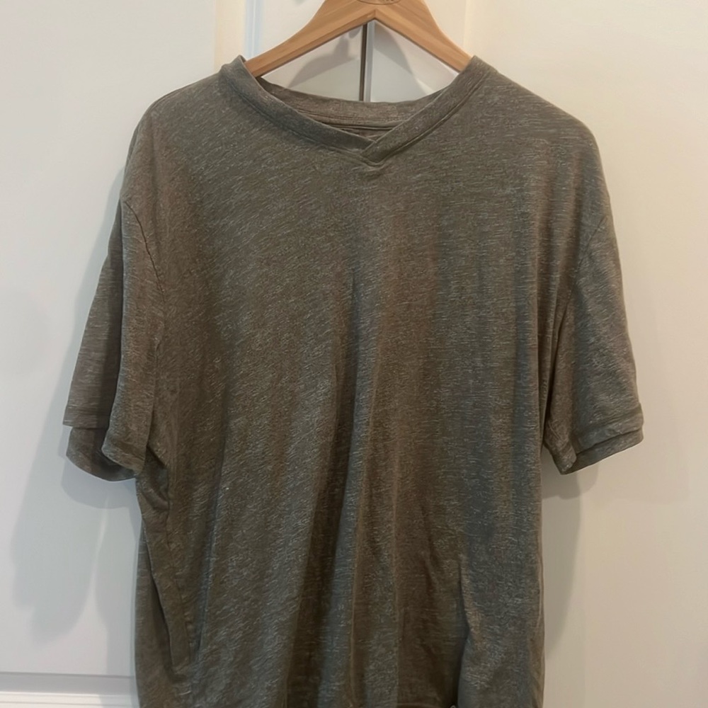 Nice men’s T shirt very comfy